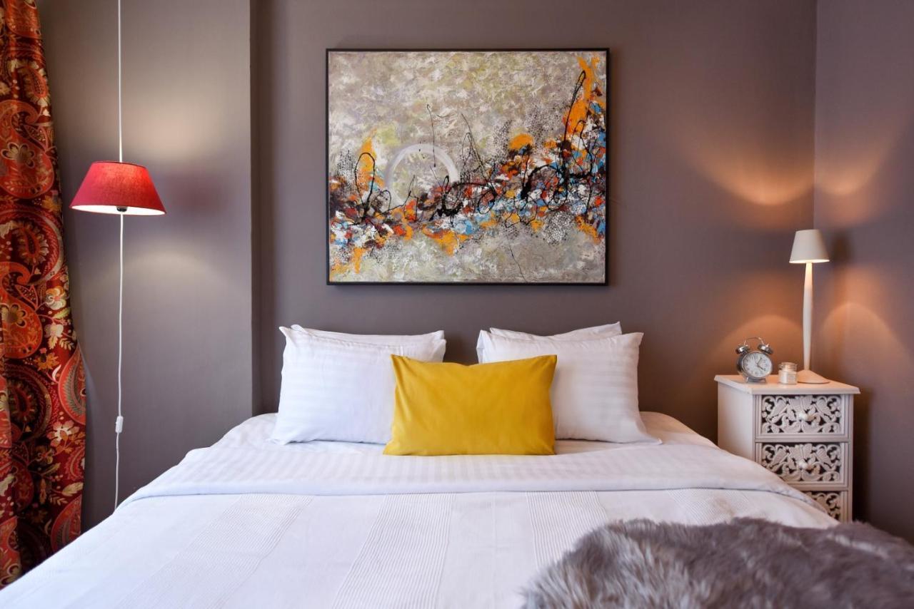 Downtown Oasis: Central Apartments With Cozy Charm Bucarest Extérieur photo
