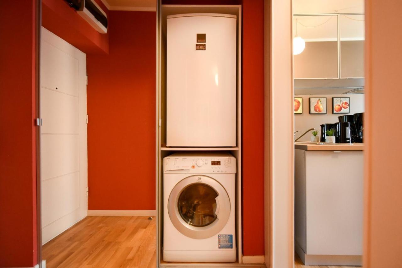 Downtown Oasis: Central Apartments With Cozy Charm Bucarest Extérieur photo