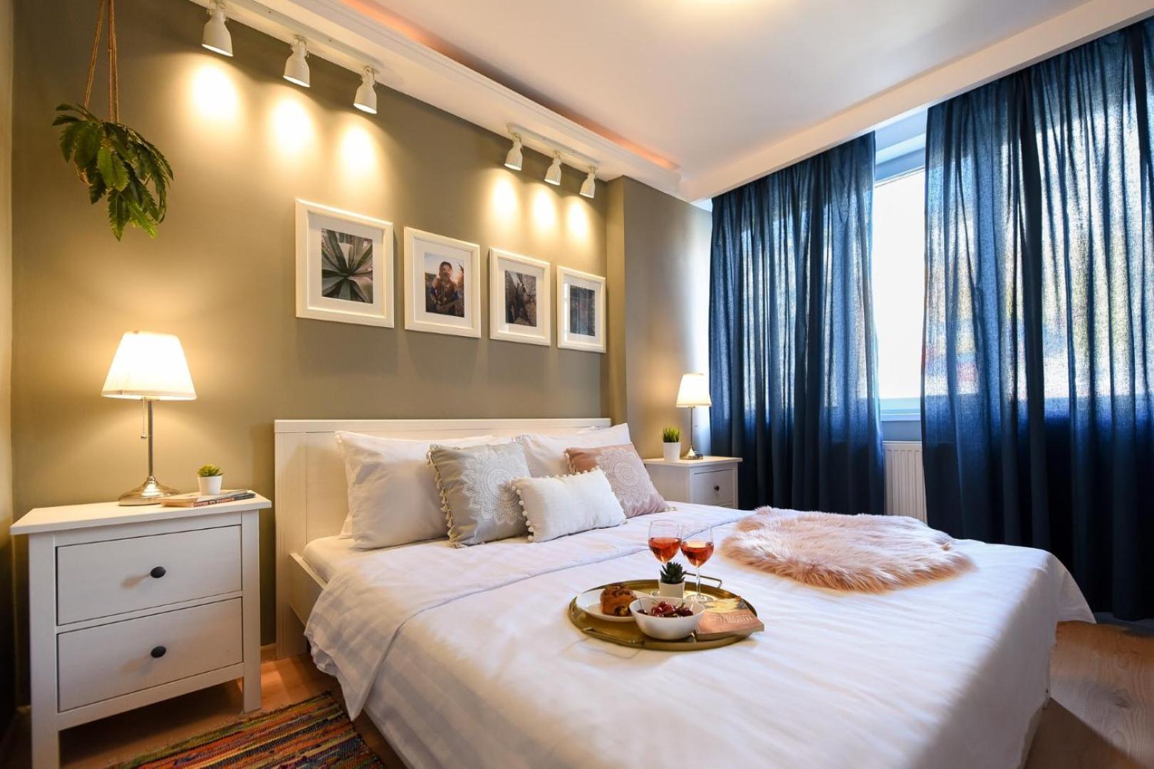 Downtown Oasis: Central Apartments With Cozy Charm Bucarest Extérieur photo
